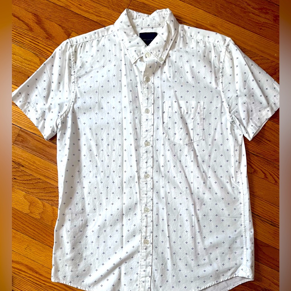 American Eagle, Mens Medium, short sleeve button down.